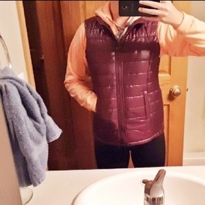 NWT Rue21 Packable Puffy Zip Up Vest size Medium